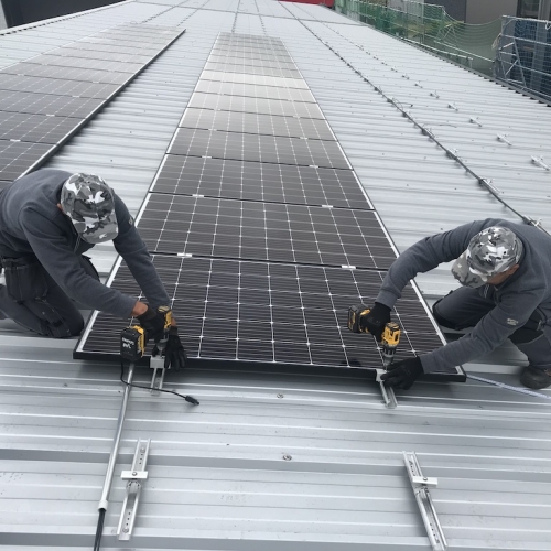 Wybrane instalacje dachowe powyżej 50kWp/ Selected roof installations / Ausgewählte Dachinstallationen